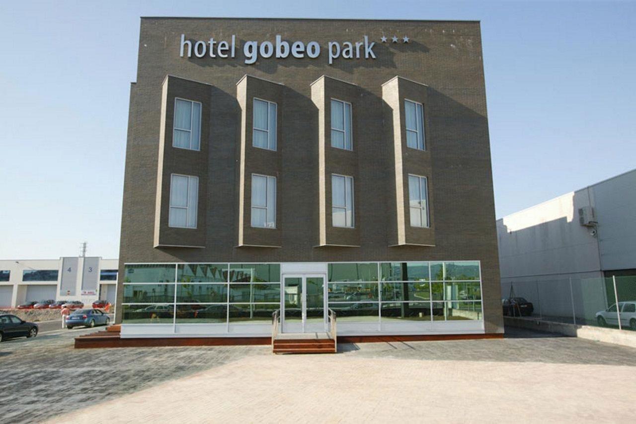 Готель Gobeo Park Віторія-Гастейс Екстер'єр фото